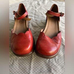 Adorable red Dansko size 41 Mary Jane clogs